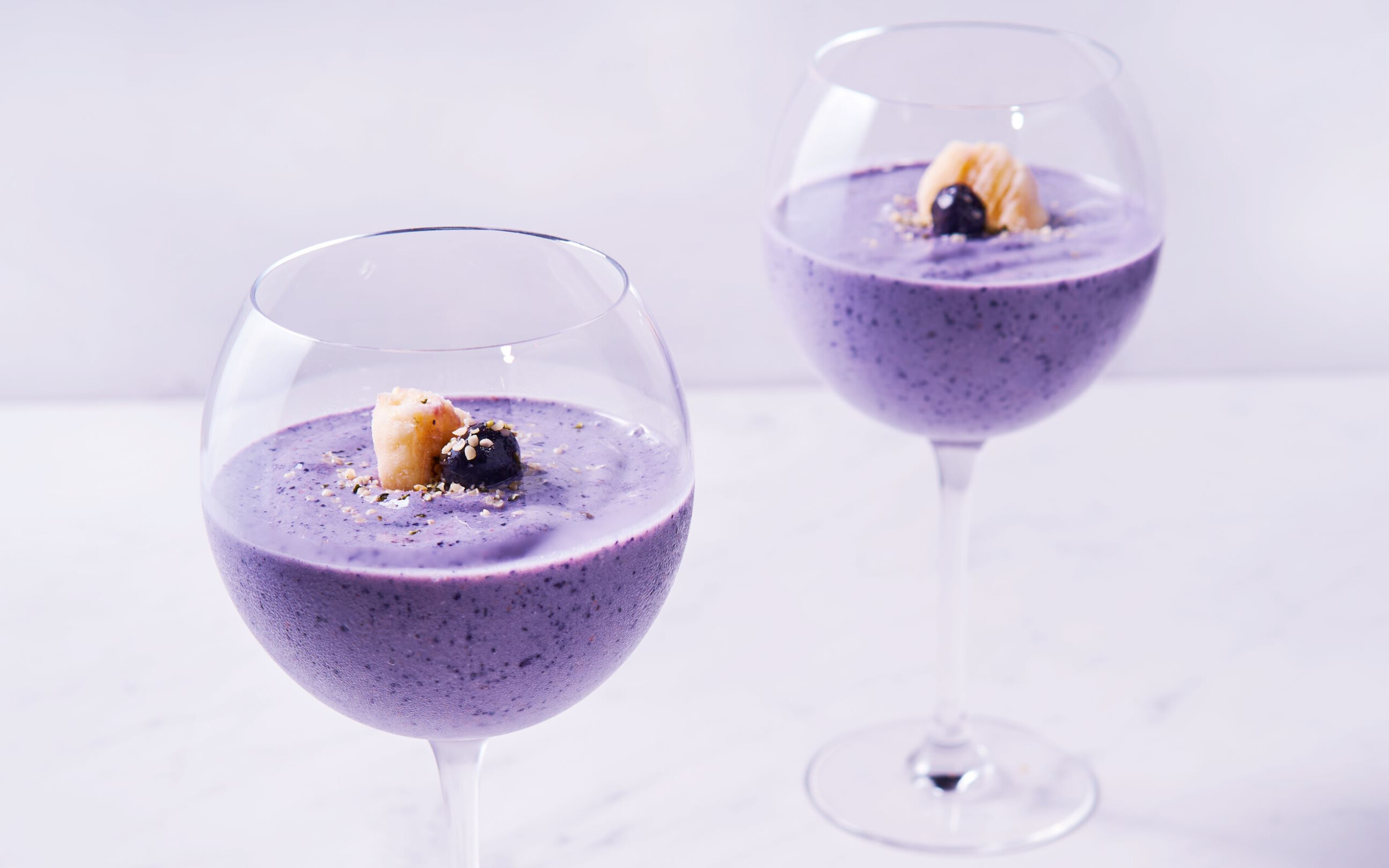 Peanut & berries smoothie