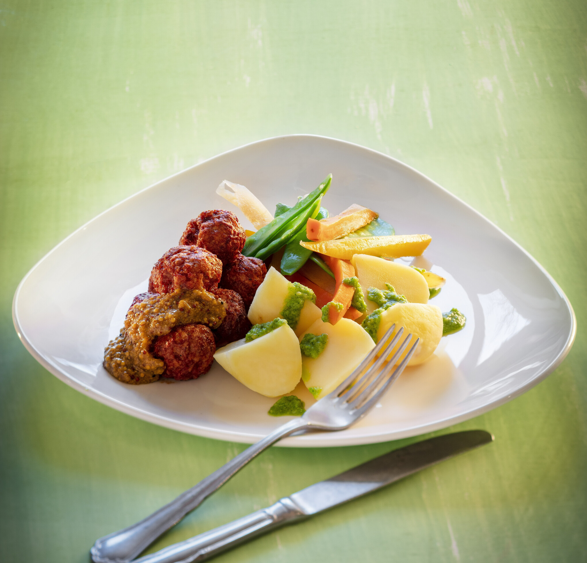 Gehakt, groenten en pesto