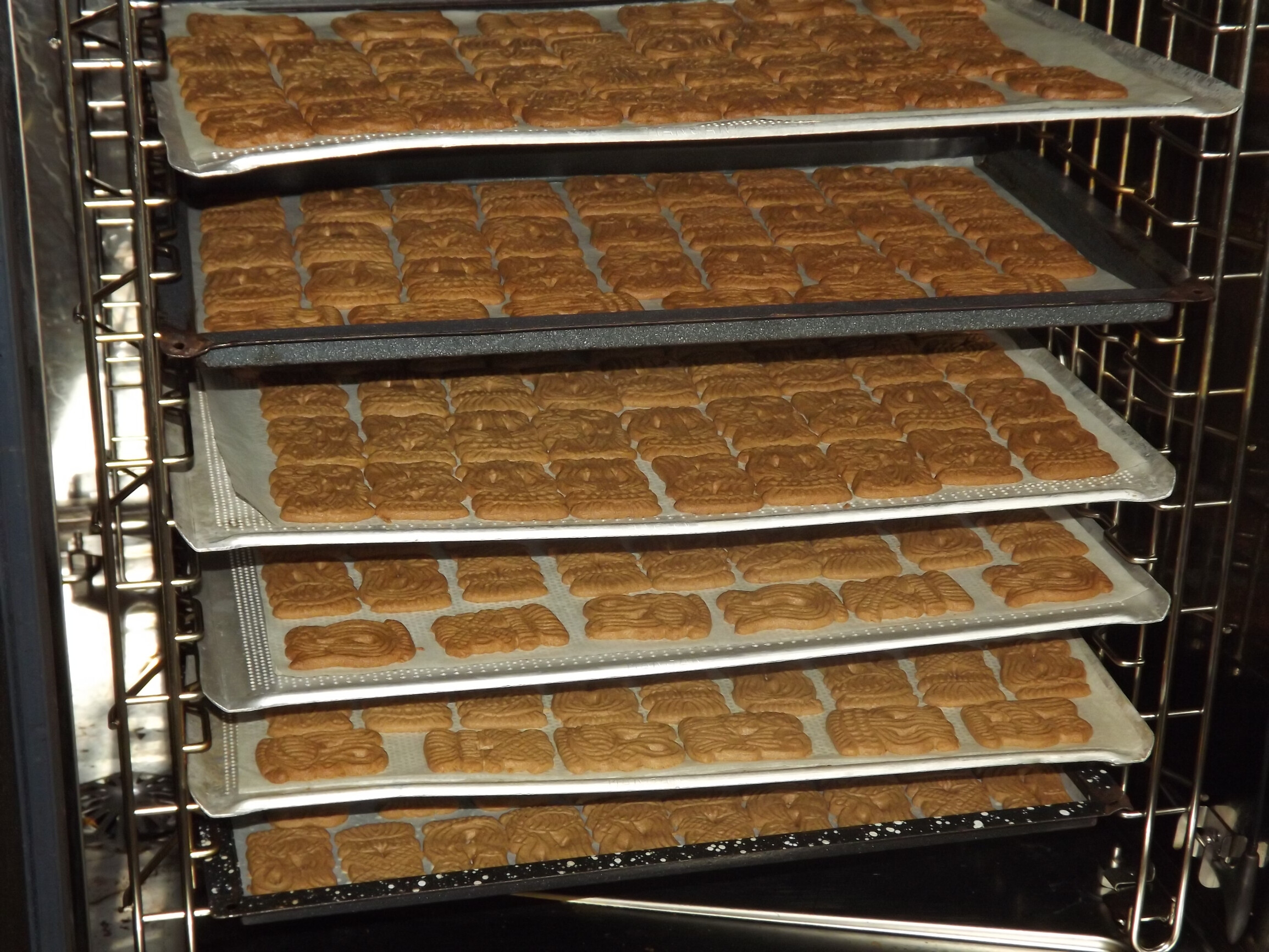 5300 stuks verse speculaas bij Beek & Bos