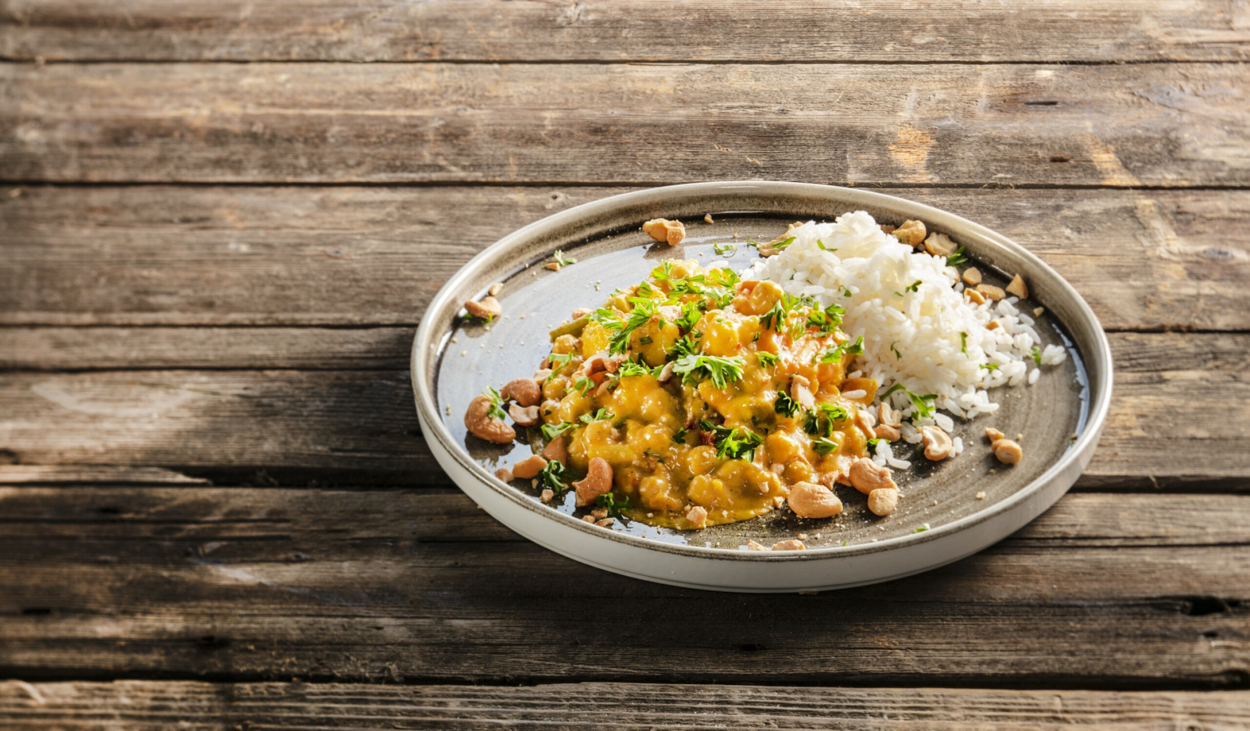 Gele curry en een kwarktoetje met appel en kaneel - eiwitrijk
