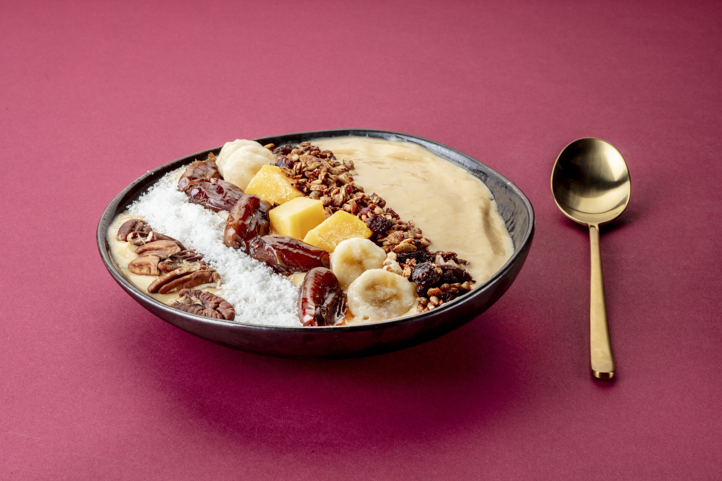 Chai tea smoothie bowl