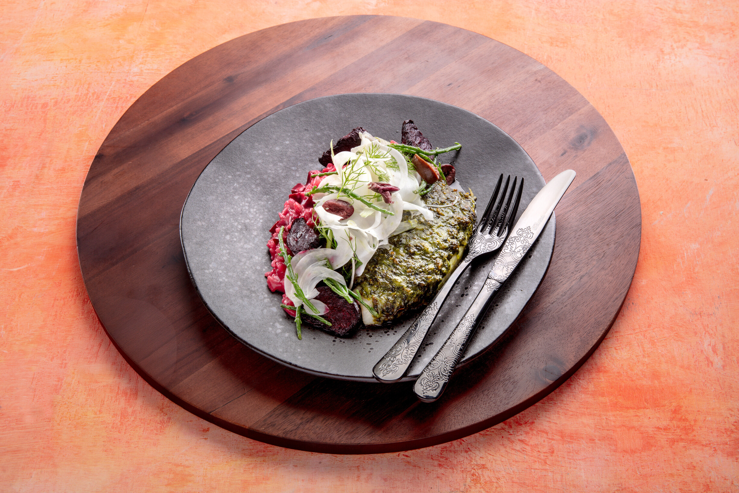 Bietenrisotto en tilapia met pistachepesto