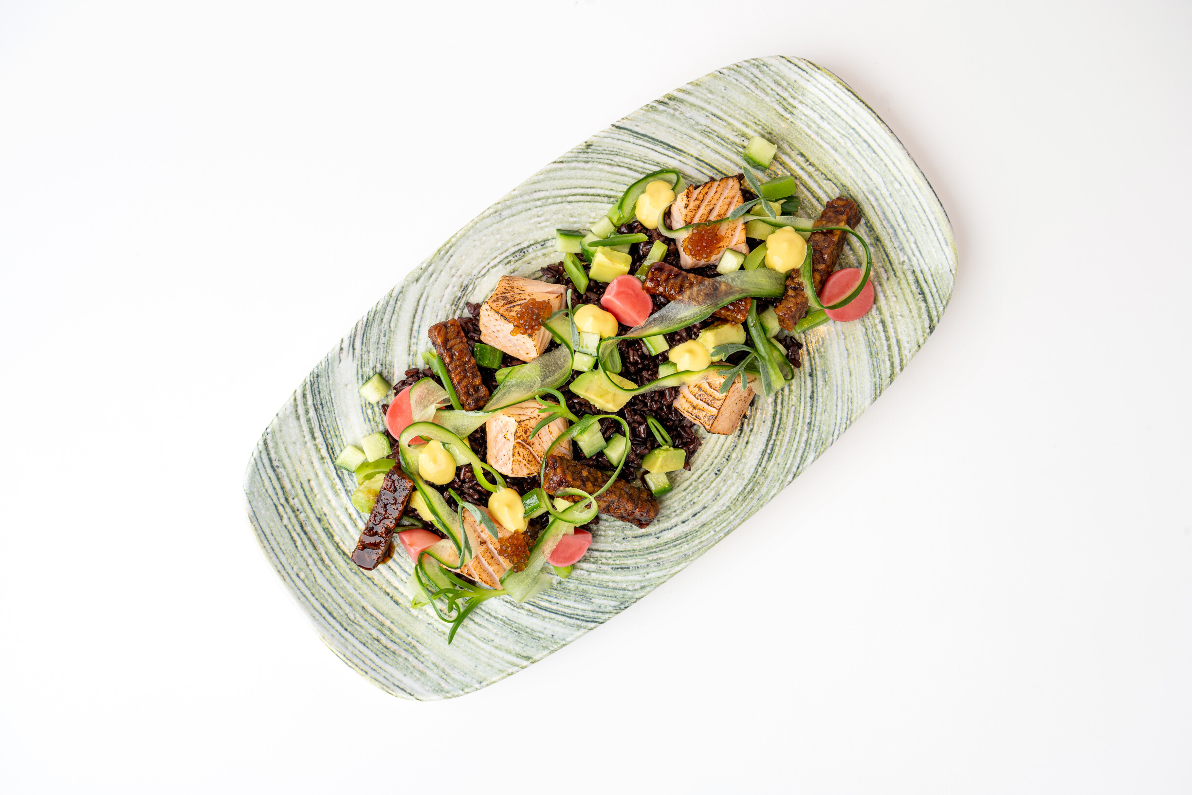 Rijst bowl met zalm