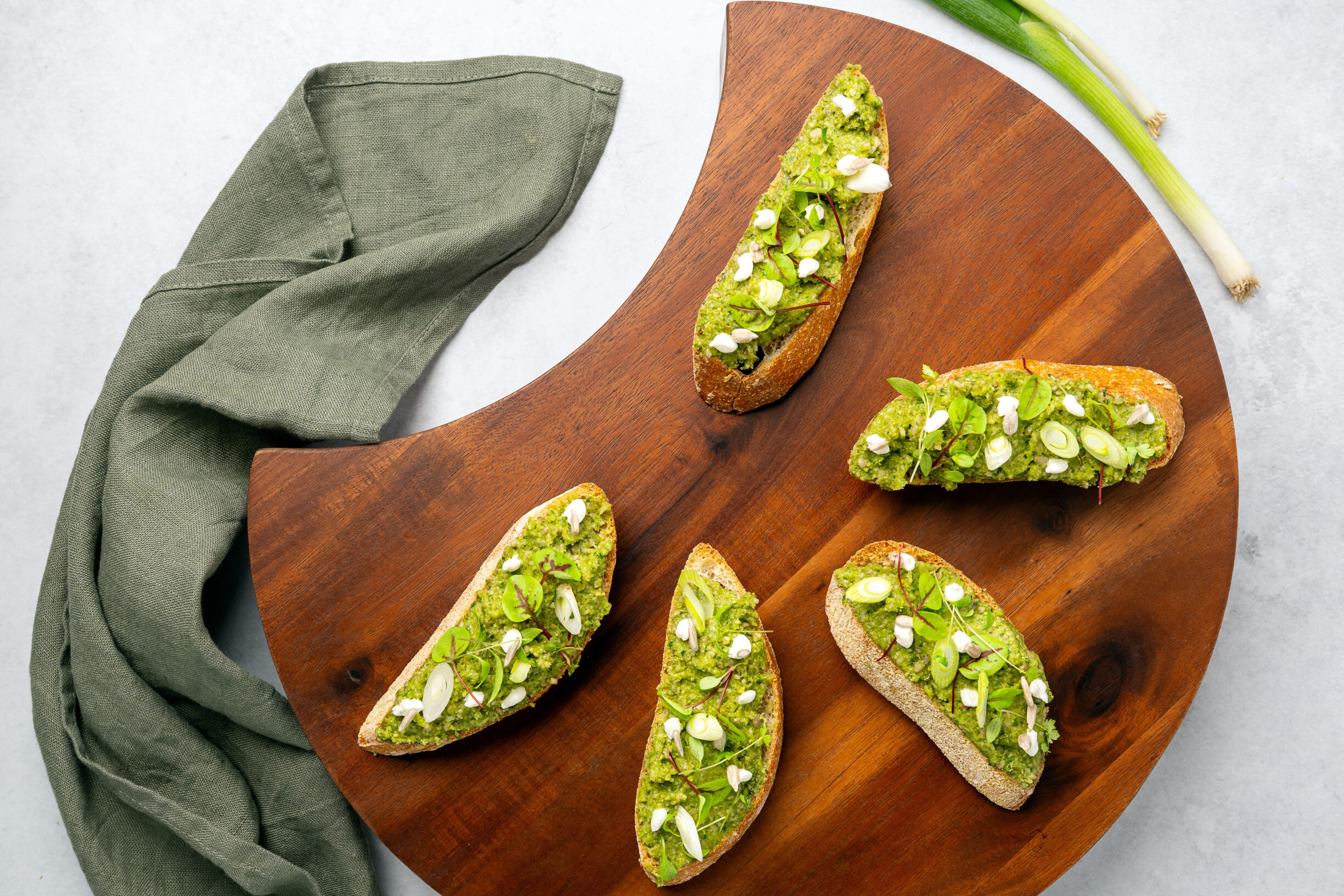 Zonnebloempit en lente-ui spread