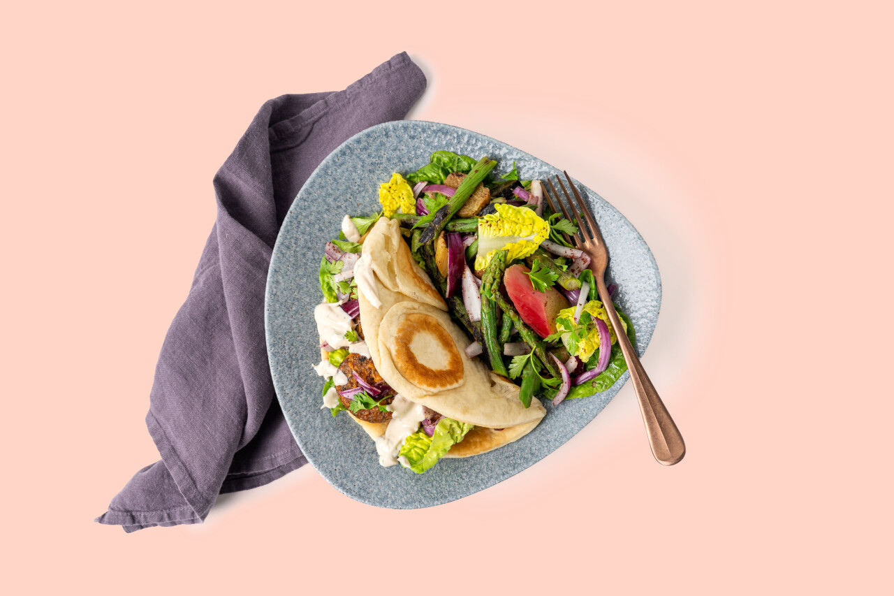 Pita kofte met rabarbersalade