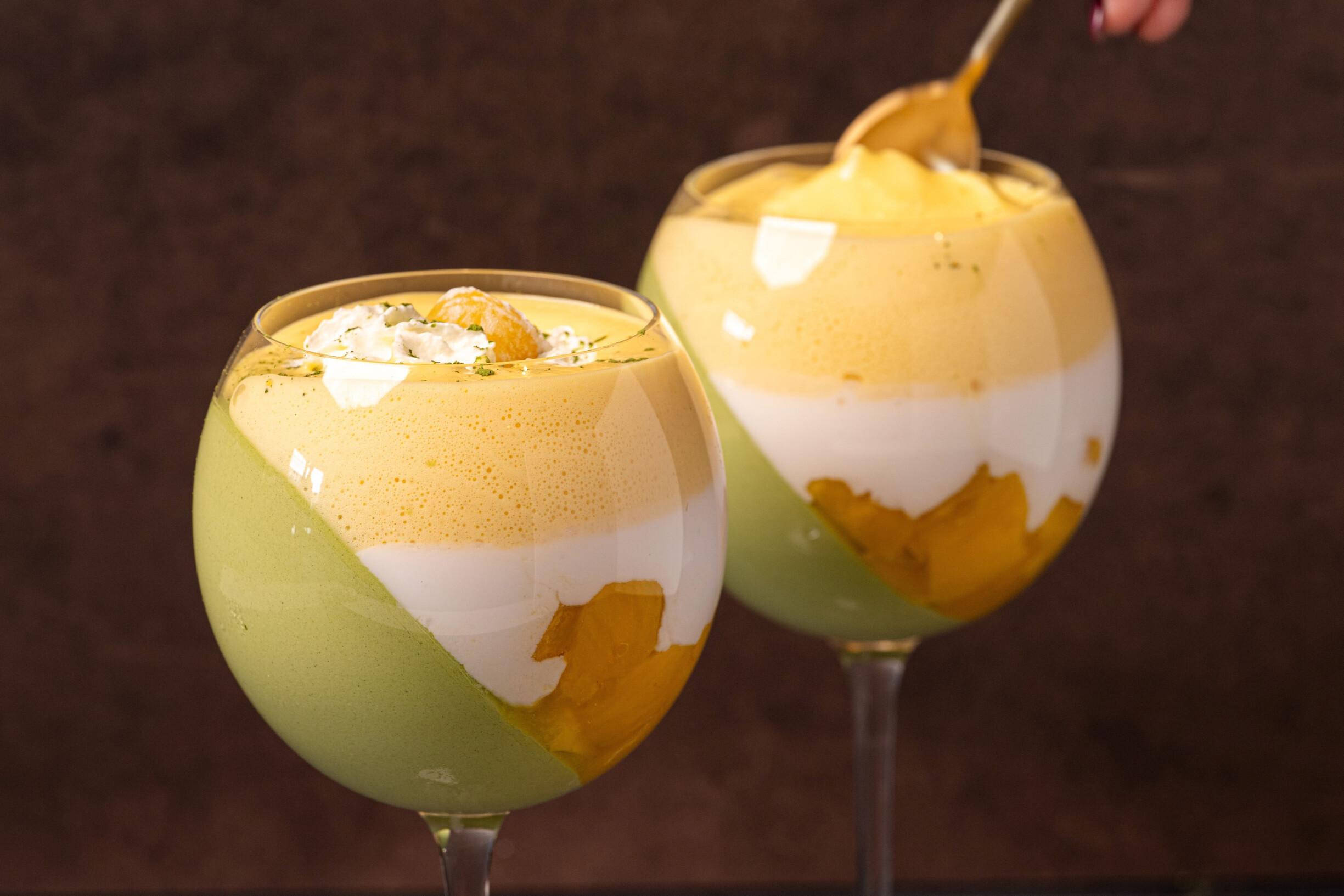 Matcha parfait met mango