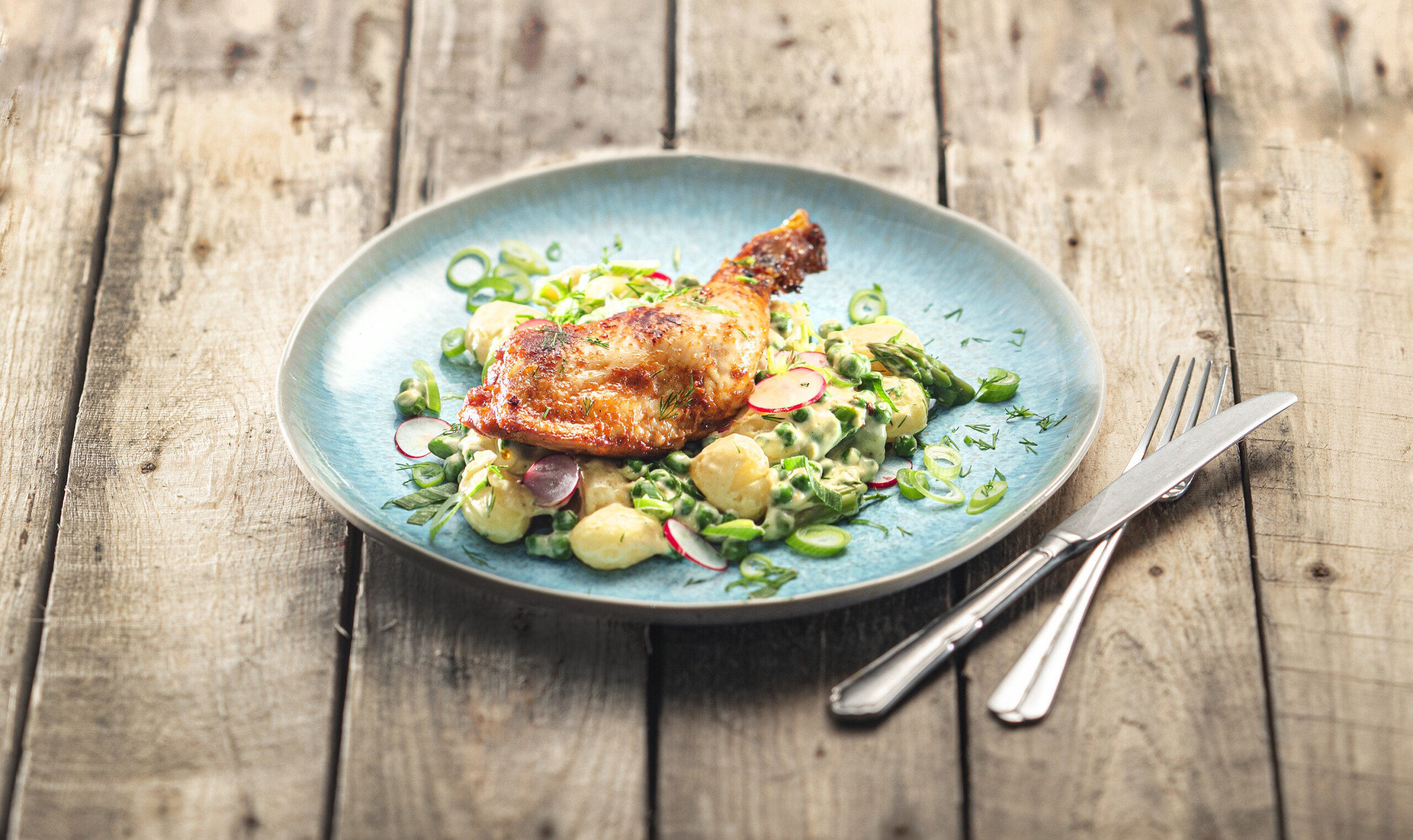 Lentesalade met kippenbout