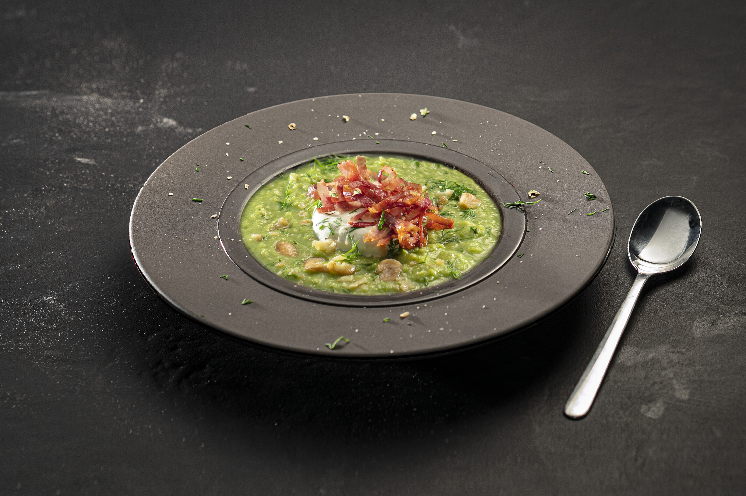 Tuinbonensoep met Serranoham