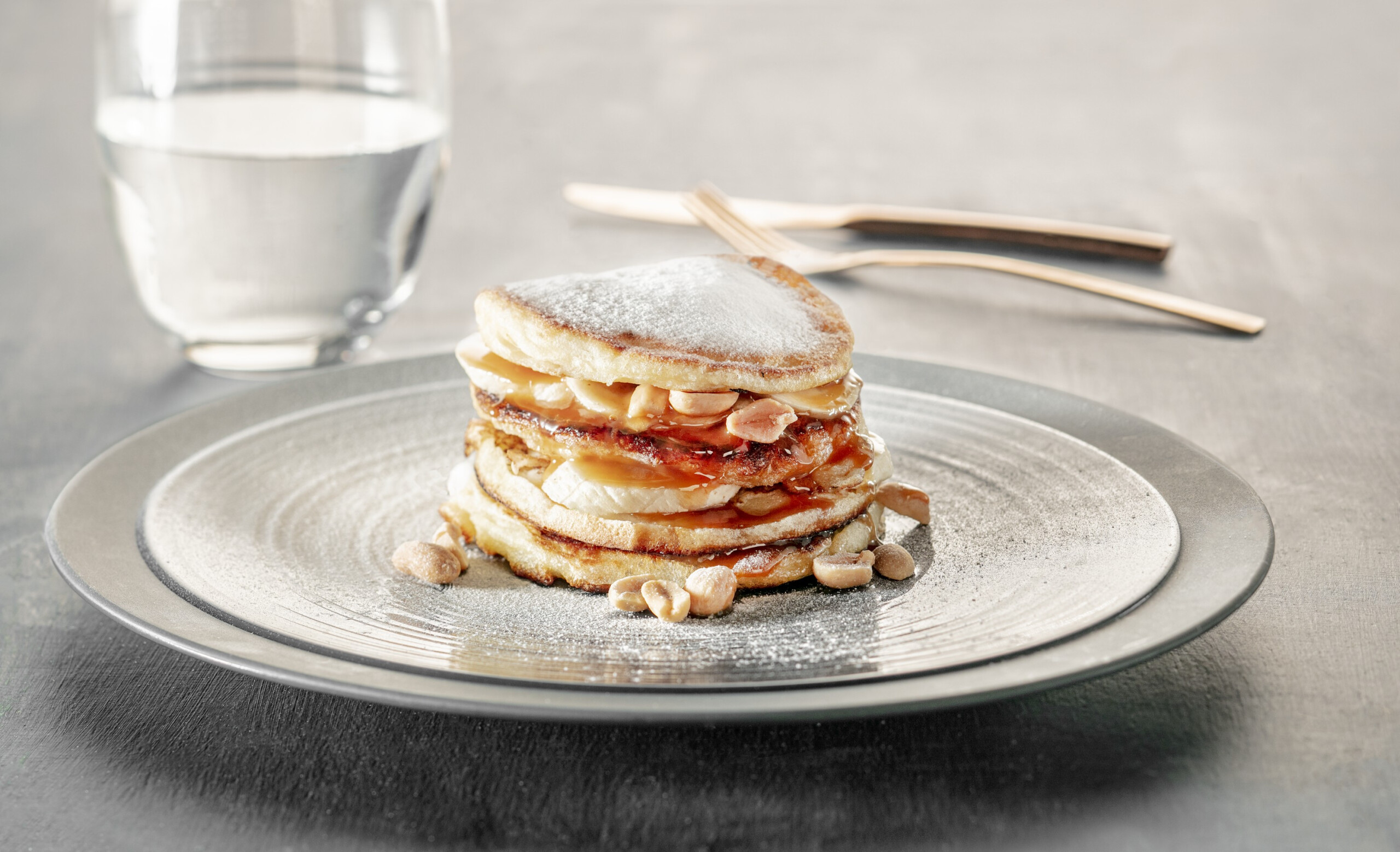 Pancakes met banaan en karamel