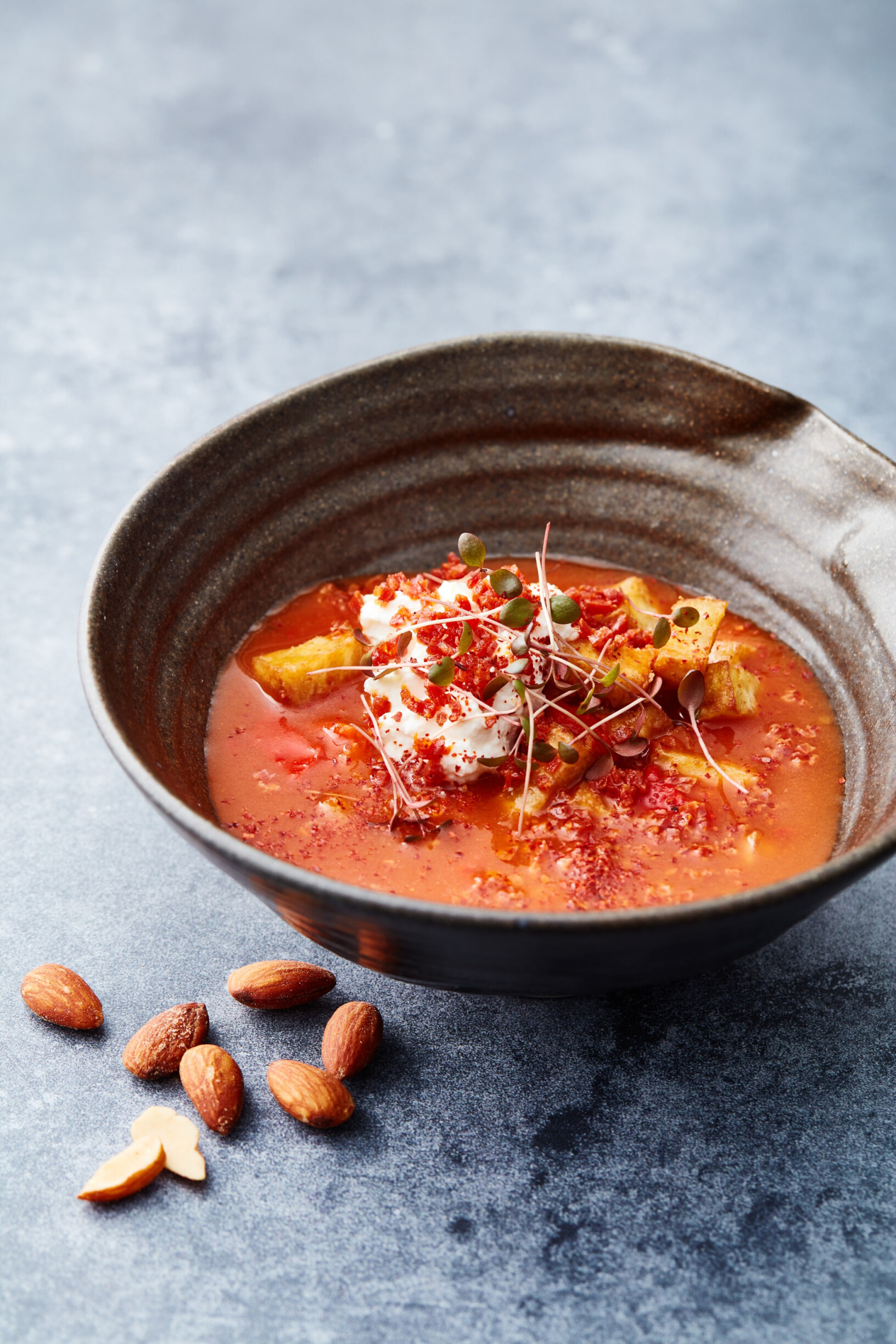 1. Soep om af te maken: Tomatensoep met Spaanse tortilla, gerookte paprika en chorizo