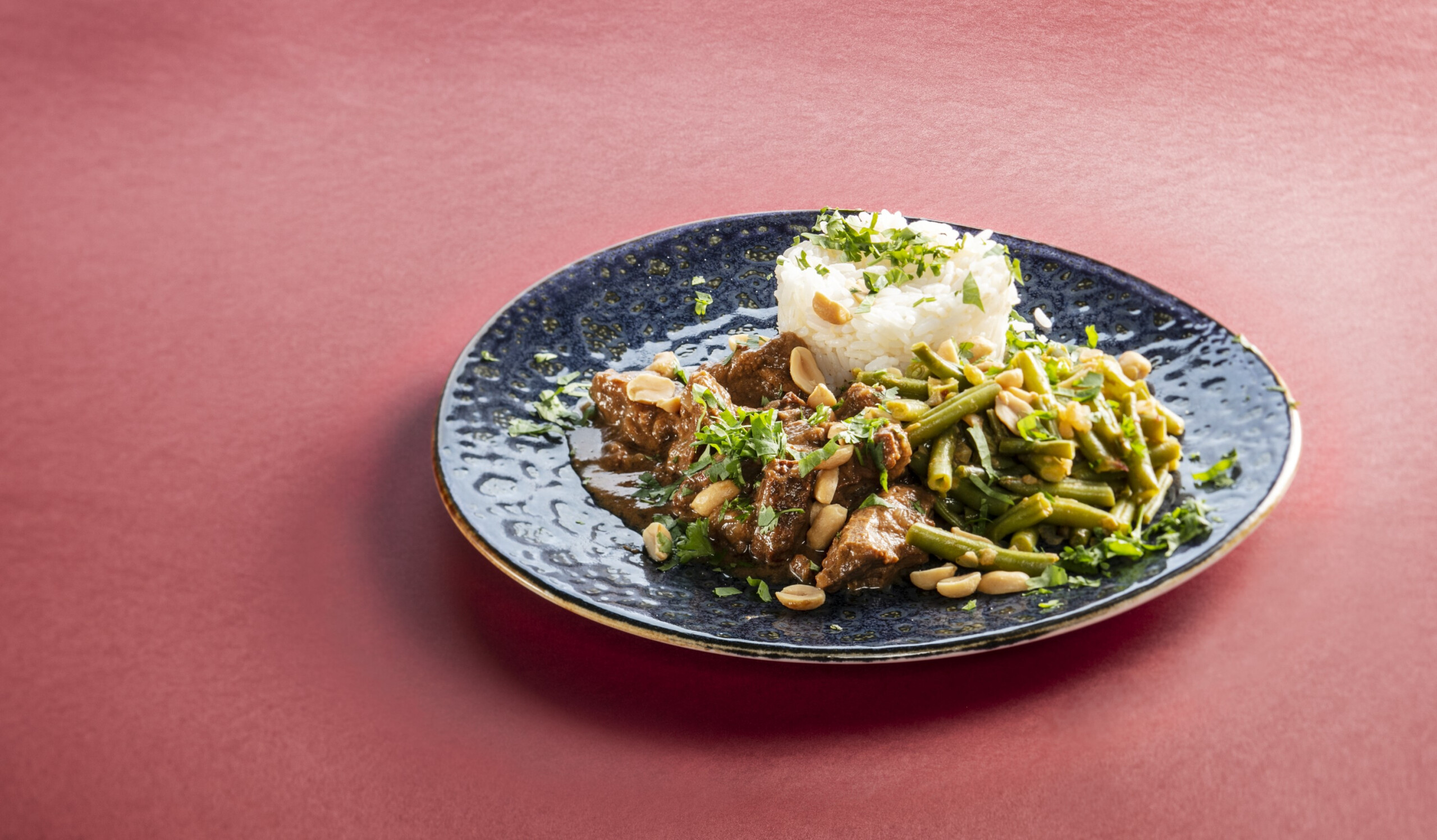 Thaise curry met pinda's