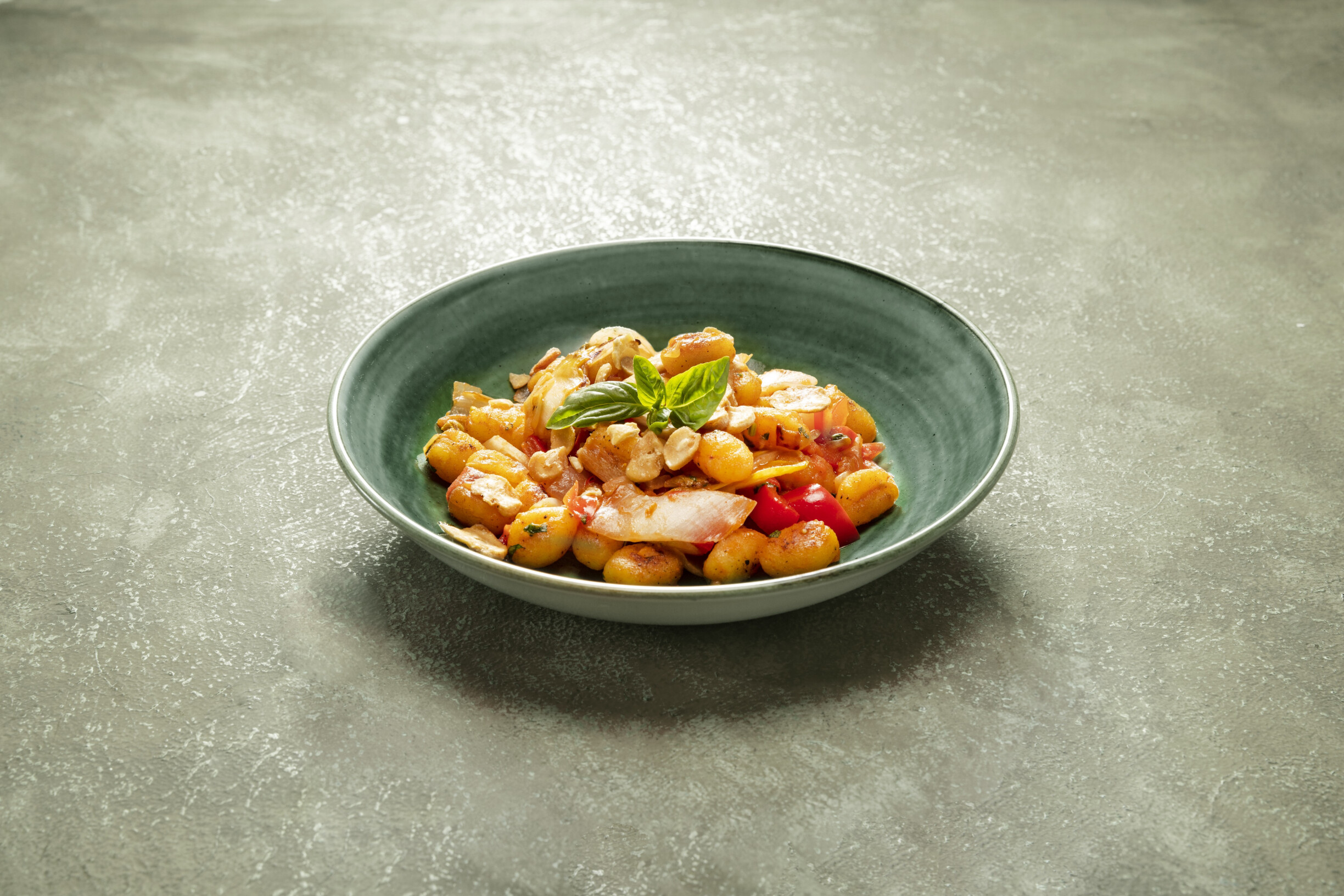 Gnocchi met wiflof en basilicum