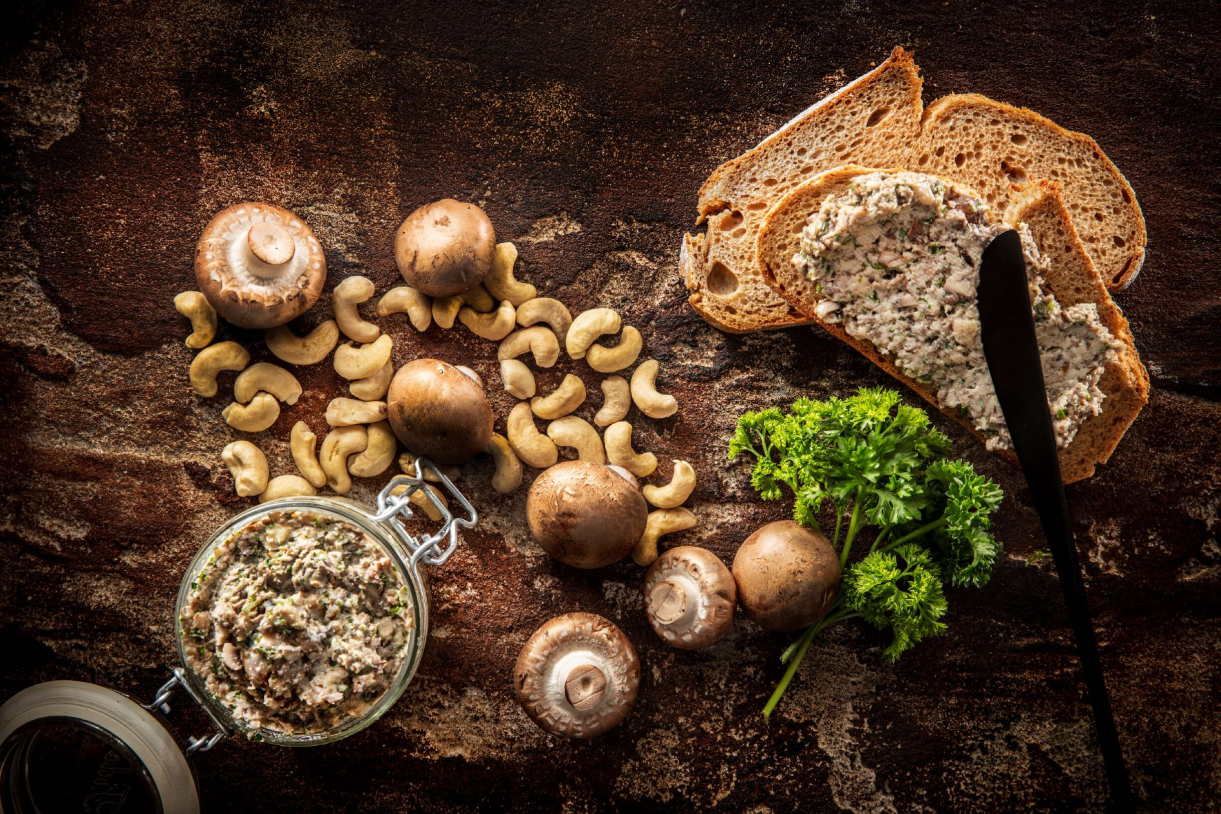 Champignon-cashew spread