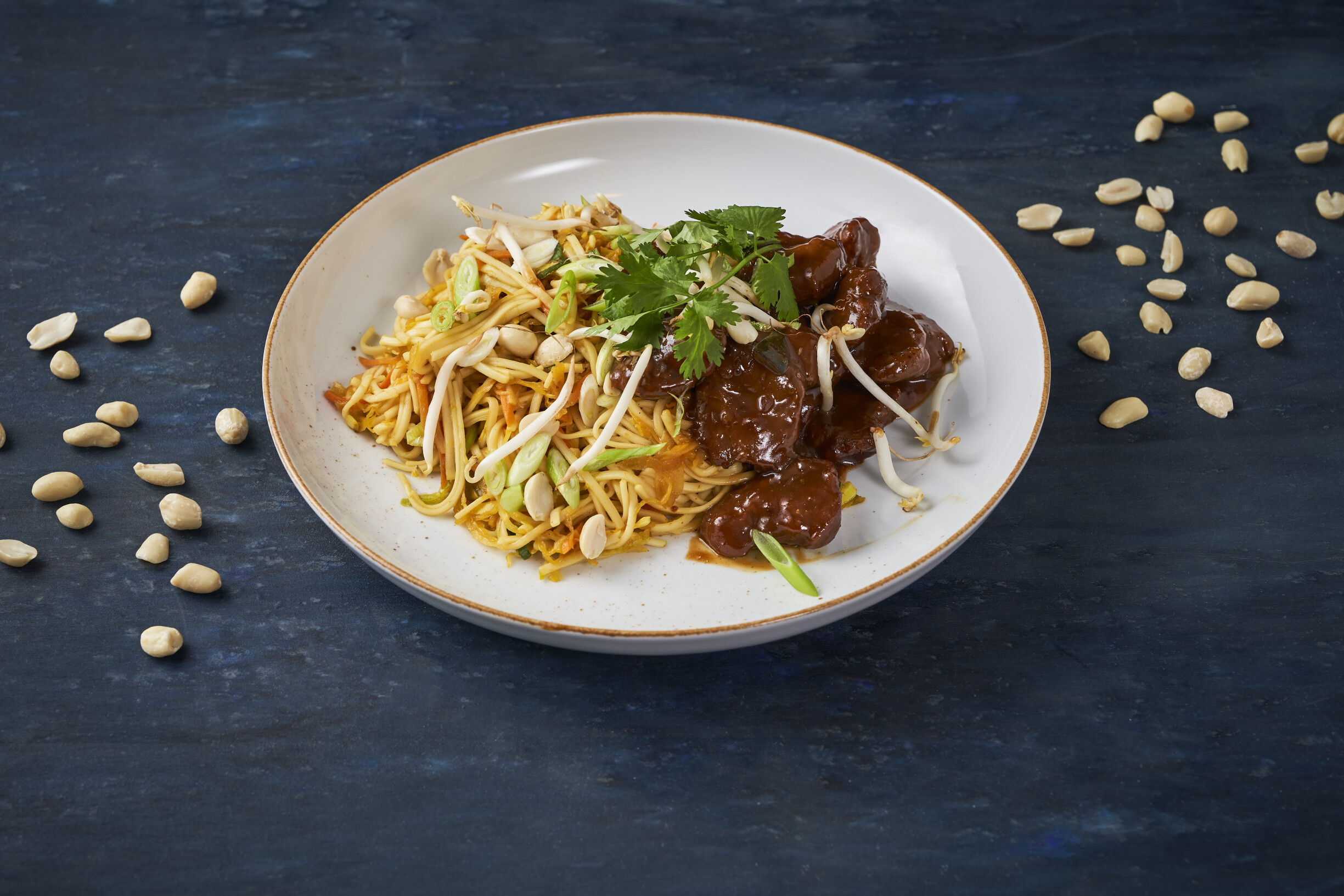 Pittige zuurkool met noodles en satay