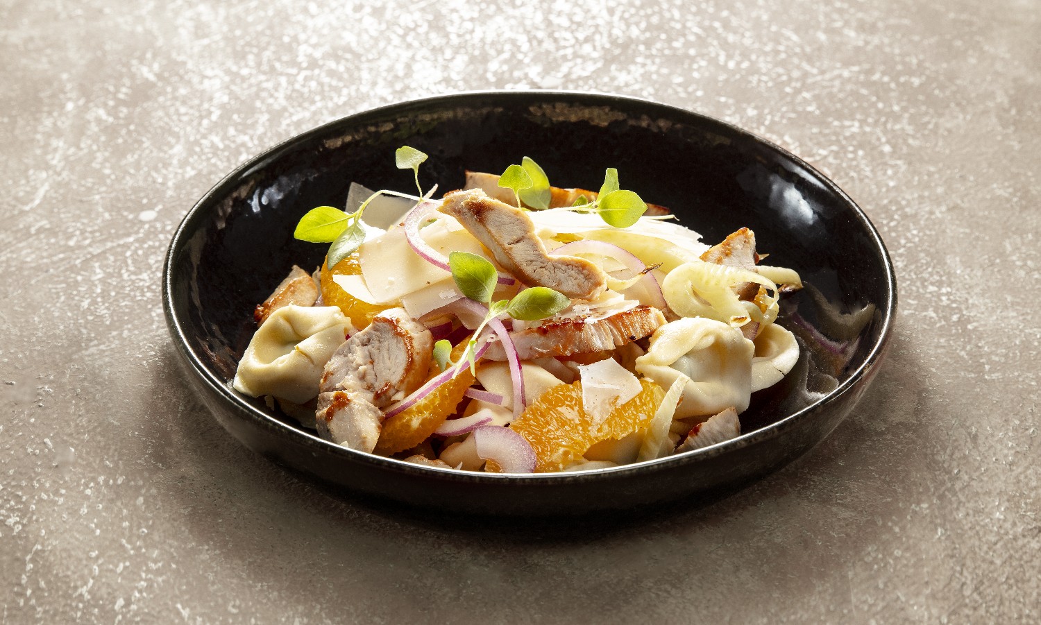 Pastasalade met venkel en kip Pastasalade met venkel en kip